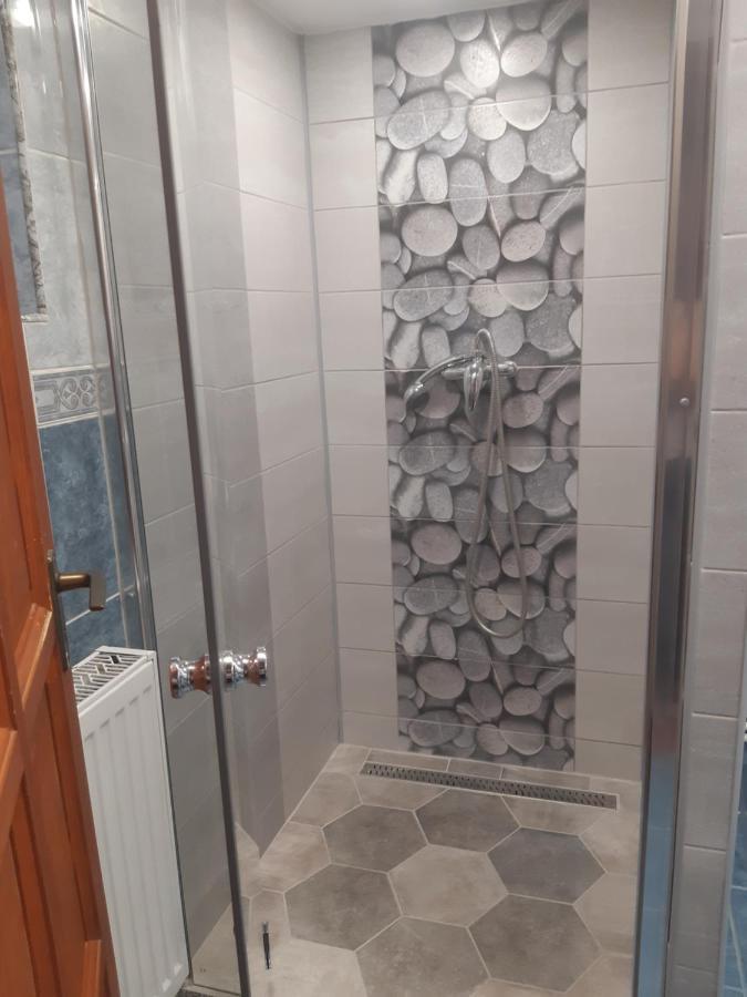 Szilvia Vendeghaz Villa Izvoare  Exteriör bild